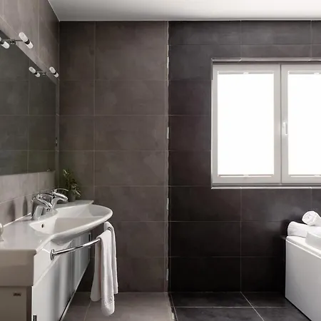 Modern With Private Pool And Mountain Views Villa