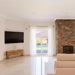 Modern With Private Pool And Mountain Views *