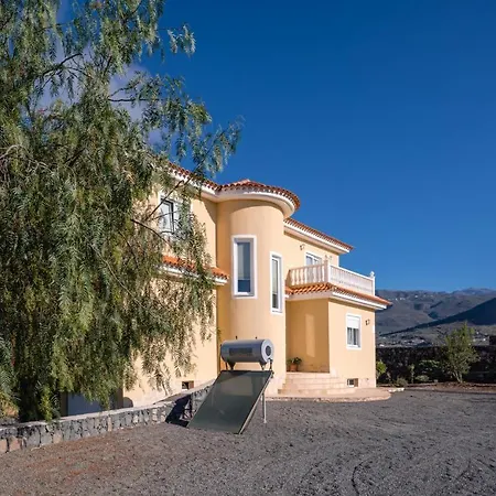 Modern With Private Pool And Mountain Views וילה