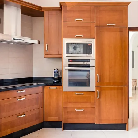 Modern With Private Pool And Mountain Views * 阿罗纳