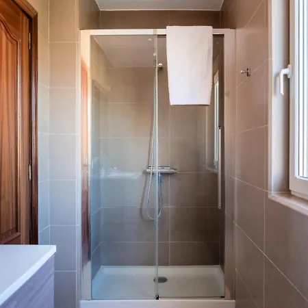 Modern With Private Pool And Mountain Views 别墅 阿罗纳