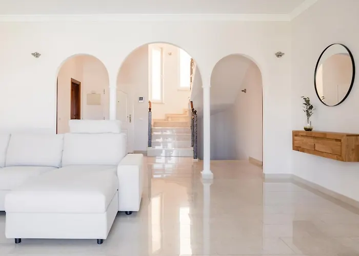 Modern With Private Pool And Mountain Views * ארונה