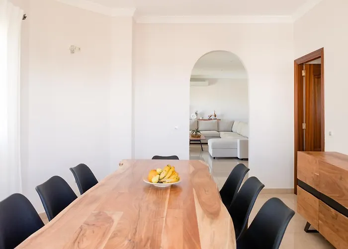 וילה Modern With Private Pool And Mountain Views ארונה