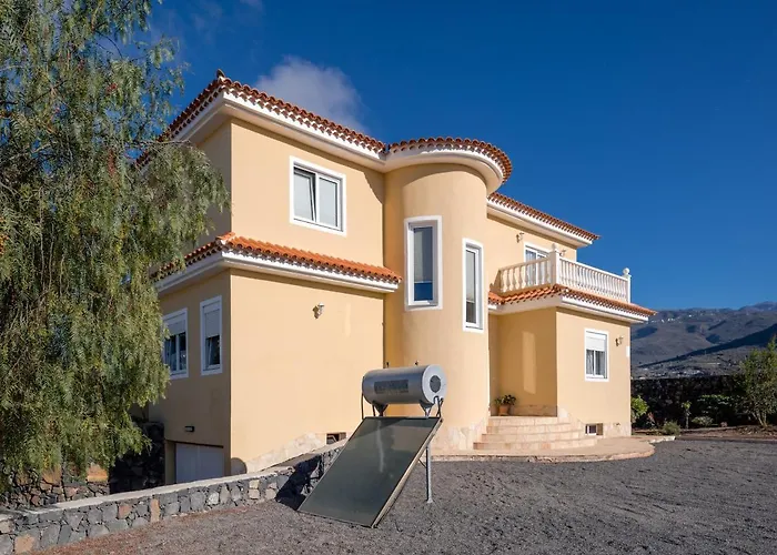 Modern With Private Pool And Mountain Views וילה