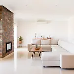 Modern With Private Pool And Mountain Views * ארונה