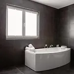 Modern With Private Pool And Mountain Views ארונה