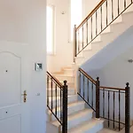 Modern With Private Pool And Mountain Views וילה