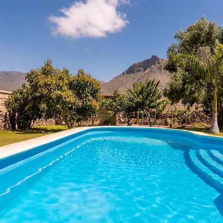 Modern With Private Pool And Mountain Views فيلة