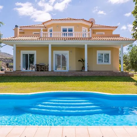 Modern With Private Pool And Mountain Views فيلة
