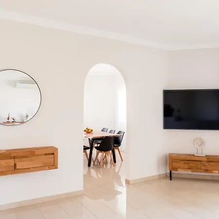 Modern With Private Pool And Mountain Views * أرونا