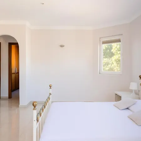فيلة Modern With Private Pool And Mountain Views أرونا
